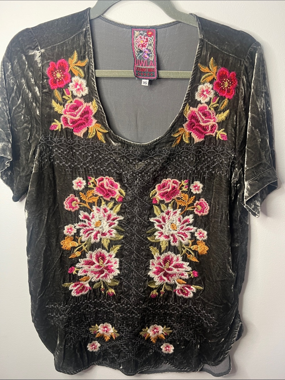 Johnny Was gray Velvet Floral Embroidered Scoop Neck Top